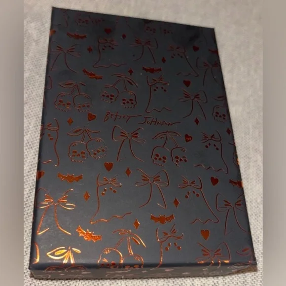 BETSEY JOHNSON Halloween Black Widow Spider Crystal-Studded Earrings NEW NWT - Picture 7 of 7